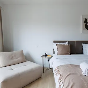  Apartment Sweet - Michel Ange